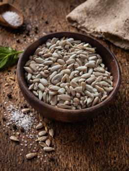 Sonnenblumenkerne ganz geschält